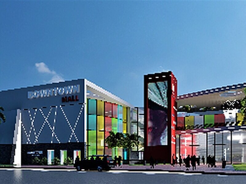 Street frontage of the mall