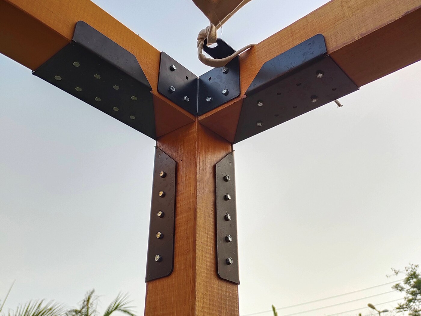 WOOMET steel joinery plate connecting timber pergola members